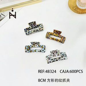 Fermacapelli a Clip Rettangolare Angelina con Stampa Leopardata 8Cm, Accessorio per Capelli di Alta Qualità in Acetato per Uso Quotidiano Femminile - Product Image 4