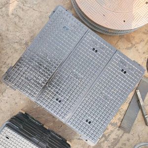 कास्ट आयरन ग्रिड कैच बेसिन एक्सेस प्लग और कैप लाइट अच्छी तरह से पार्किंग सुरक्षा के लिए काले टिकाऊ - Product Image 3