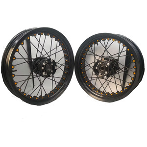 Juego de Ruedas con Radios sin Cámara para Triumph Bonneville T100/<span class=keywords><strong>T120</strong></span> - Product Image 2