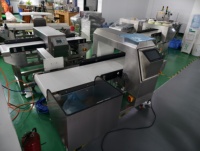Digitaler Metalldetektor mit Automatischem Förderband Lebensmittel-Metalldetektionsmaschine Direktvertrieb ab Werk