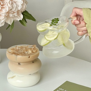 Tasse <span class=keywords><strong>en</strong></span> <span class=keywords><strong>verre</strong></span> empilable créative <span class=keywords><strong>en</strong></span> borosilicate avec poignée, motif <span class=keywords><strong>gourde</strong></span>, transparente, à couches ondulées, pour café glacé et <span class=keywords><strong>thé</strong></span> au lait - Product Image 5