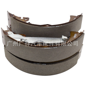 ผ้าเบรก 04495-0K120 สำหรับโตโยต้า 1KD-FTV 2KD-FTV อะไหล่ทดแทนแบบกึ่งโลหะ - Product Image 1