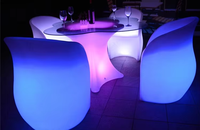 Meubles LED d'extérieur commerciaux durables en plastique PE pour événements, tables et chaises lumineuses pour mariages, restaurants, hôtels, bars à vin, mobilier moderne