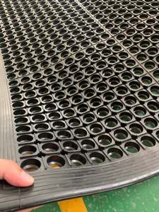 천공된 피로 방지 오일 방지 고무 매트 중공 배수 주방 허니콤 작업장 바닥 롤 매트 구멍 포함 - Product Image 3