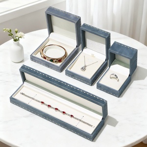 Creative Velvet Jewelry <b>Box</b> <b>Packaging</b> <b>Box</b> Green Navy Blue Right Angle Vintage Style Velvet Trim Jewelry <b>Box</b> for Jewelry Packing - Product Image 3