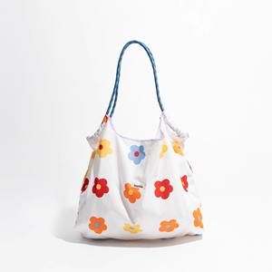 <span class=keywords><strong>Bai</strong></span> <span class=keywords><strong>Lu</strong></span> กระเป๋าช้อปปิ้งผ้าแคนวาสแบบพกพาพับได้ออกแบบลายดอกไม้ความจุขนาดใหญ่ใช้ซ้ำได้โลโก้ที่กำหนดเองผ้าไนล่อน - Product Image 2