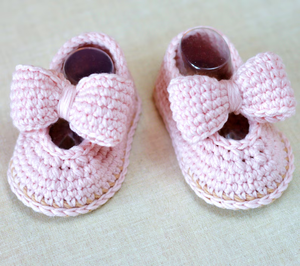 Gehäkelte Babyschuhe mit Schleife, Krabbelschuhe für Kleinkinder, weiche Babyschuhe, Geschenkset - Product Image 5