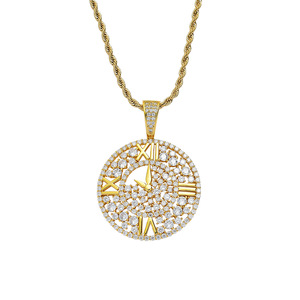 Pendentif horloge, bijoux hip hop, disque creux personnalisé en cuivre incrusté de zircon, chaîne pendentif cadran d'horloge. - Product Image 1