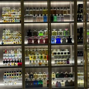 Collection de Brumes Corporelles et de Colognes de Luxe pour Femmes |   Parfum longue durée en gros |   pour une fraîcheur quotidienne et une application en couches - Product Image 5