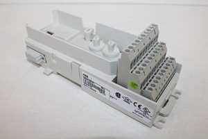ยูนิตปลายทาง TU811V1 รุ่น 3BSE013231R1 สำหรับ PLC - Product Image 4
