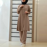 Ensemble deux pièces en soie glacée : chemise longue ample et décontractée à manches longues de style arabe et pantalon large à jambes droites