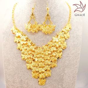 بيع بالجملة طقم قلادة هندية مطلية بالذهب من دبي على شكل قطرة مجوهرات لامعة على الموضة طقم كوندان لحفلات الزفاف - Product Image 2