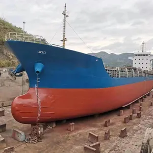 Barco portacontenedores usado 5009T 265 TEU venta astillero de China T