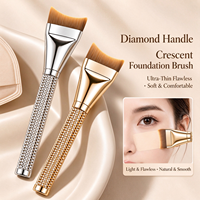 Kuas Foundation Ultra Tipis Berhiaskan Berlian dengan Bulu Super Lembut, Alat Makeup Profesional untuk Aplikasi Dasar Wajah dan Mata