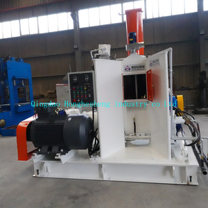 Malaxeur interne en caoutchouc de type fermé 55L avec rampe pneumatique supérieure et déchargement hydraulique inclinable pour le mélange de caoutchouc naturel - Product Image 2