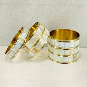 Brazalete Redondo Hecho a Mano con Incrustaciones de Madreperla, Ecológico, para Colecciones de Joyería Étnica Boho Moderna - Product Image 1