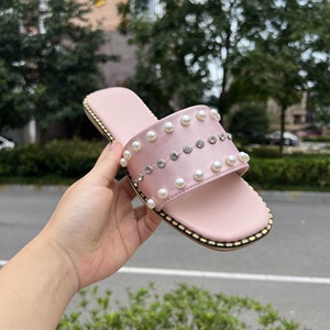 Korean Fashion Women Slide Slippers Handicraft Pearl Rivet Flat Non Slip Sandals <b>Plus</b> <b>Size</b> Outdoor Daily Footwear - Product Image 3