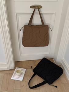 Bolsa de Mano Casual de Alta Calidad, Gran Capacidad, Versátil y Ligera para Mujer - Product Image 4