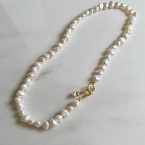 Collar de Perlas de Agua Dulce Barroco Retro Francés, Cadena de Clavícula de Plata Rota Natural, Versátil y Elegante - Product Image 1