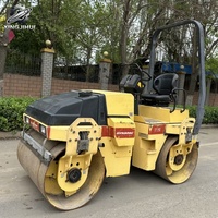 Compacteur vibrant à double tambour Dynapac CC142 de 4 tonnes, d'occasion et bien entretenu, faible nombre d'heures, livraison rapide