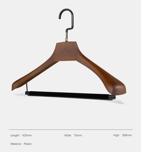 Perchas <span class=keywords><strong>de</strong></span> Plástico Marrón para Ropa <span class=keywords><strong>de</strong></span> Hombre <span class=keywords><strong>de</strong></span> Lujo, con Logotipo Personalizado, Recubiertas <span class=keywords><strong>de</strong></span> Terciopelo, Antideslizantes, con Barra Transversal, para <span class=keywords><strong>Trajes</strong></span> y Abrigos - Product Image 6