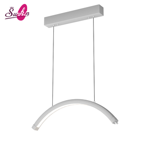 Nouvelle <span class=keywords><strong>lampe</strong></span> LED demi-lune pour salon de beauté, 27 pouces, 110V/220V, 48W, à intensité variable, pour extension de cils - Product Image 3