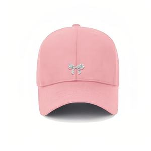 Gorra con cierre a presión Street Style con lazo en diamantes de imitación - Product Image 2