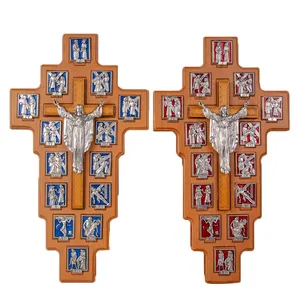 Nuevo diseño de alta calidad Chapado en plata antigua Aleación de crucifijo y iconos personalizado rojo y verde gotas de aceite de cruz de madera