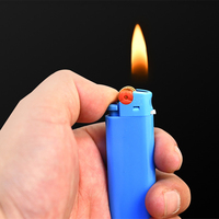 Briquet à gaz en plastique jetable AC357, logo de mode personnalisé de couleur unie, style de grillon mince