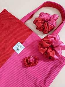 <span class=keywords><strong>Borsa</strong></span> per la spesa in velluto a coste rosa e rosso grande <span class=keywords><strong>borsa</strong></span> Casual a contrasto con etichetta personalizzata <span class=keywords><strong>borsa</strong></span> a <span class=keywords><strong>tracolla</strong></span> in velluto a coste per i viaggi - Product Image 3