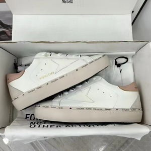 รองเท้าหนังวัวแท้คุณภาพสูง รุ่นคลาสสิค Dirty Little Shoes ประดับดาวสีทอง แต่งหางสีเงิน เพิ่มความสูงแบบซ่อนเร้น - Product Image 3