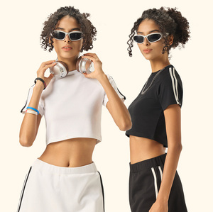 Top Corto de Punto Personalizado con Estampado de Rayas en Contraste de Color de 230G, Ajustado, de Manga Corta, para Mujer, Estilo Veraniego, Y2K - Product Image 1