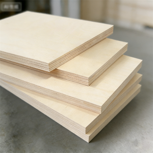 ألواح خشب رقائقي مقاومة للماء مغطاة بطبقة لامعة، سطح خشب البتولا، مقاس 1220×2440 ملم - Product Image 2