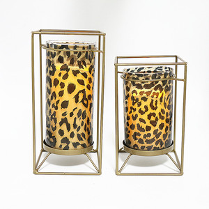 Bougeoir à impression léopard et son lot de 10x20, porte-bougie en verre avec support en métal - Product Image 6