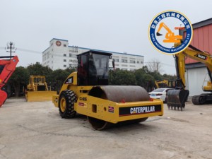 รถตักล้อยางมือสอง Caterpillar CS-683E รุ่นปี 2014 ยี่ห้อ CAMC น้ำหนัก 4 ตัน ได้รับการรับรองมาตรฐาน CE ISO ประสิทธิภาพสูง พร้อมระบบปั๊มและเกียร์ที่ใช้งานง่าย - Product Image 6