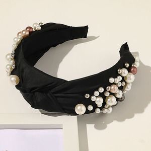 New Style <span class=keywords><strong>Wide</strong></span> Edge <span class=keywords><strong>Pearl</strong></span> Haarband Modisches Plissee-Kopf bedeckung stirnband - Product Image 5