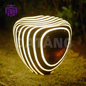 Lumières décoratives en pierre lumineuse à LED pour les célébrations de Noël, éclairage extérieur étanche IP65 pour les jardins et les parcs - Product Image 2