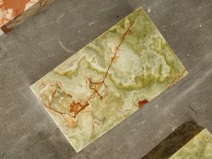 Tavolino da Caffè Rettangolare in Onice Verde Pakistano Levigato, Design Moderno e Basso per Arredamento Soggiorno - Product Image 5