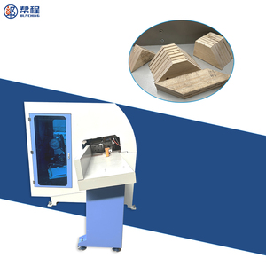 Système de transfert à pignon-rail pour <span class=keywords><strong>scie</strong></span> à <span class=keywords><strong>onglet</strong></span> horizontale automatique 45/90°, assurant une alimentation stable et de haute précision des matériaux pour le travail du bois - Product Image 3