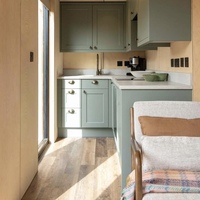 Maison conteneurisée pour extension de maison préfabriquée de style chalet avec cour modulaire personnalisable