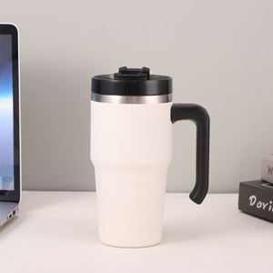 Gobelet de voyage compact et portable en acier inoxydable de 20 oz, isolé sous vide, avec poignée et paille - Product Image 4