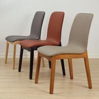 Chaise de salle à manger minimaliste scandinave, dossier moulé monobloc, assise en similicuir beige, structure en bois massif, pieds en métal, idéale pour hôtel
