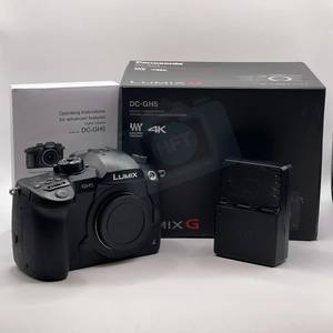 Appareil photo numérique hybride professionnel HFT <span class=keywords><strong>LUMIX</strong></span> <span class=keywords><strong>DC</strong></span>-GH5, format 4/3, vidéo 4K UHD, carte SD - Product Image 1