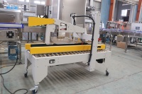 Machine de remplissage automatique de liquide visqueux à haute productivité pour bouteilles en verre avec contrôle PLC Capacité de 2000 BPH