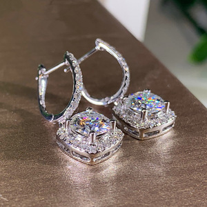 Nuovi delicati orecchini a cerchio con micro zirconi intarsiati, gioielli versatili per le orecchie da donna - Product Image 1