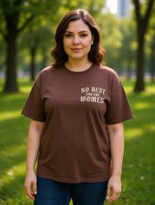 T-shirt pour femme No Rest For The Women, coupe décontractée, motif féministe, 100% coton jersey, col rond, manches courtes - Product Image 2