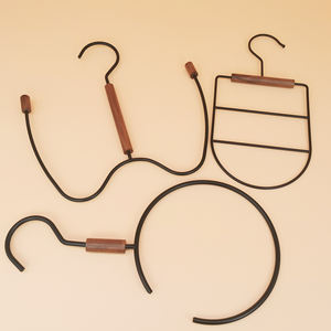 Großhandel Luxus Multifunktion ale Metall Holz Kleiderbügel Hotel Verwenden Sie einstufige Eisen hose Mantel Krawatte Gürtel Schal Flexibel Stilvoll - Product Image 4