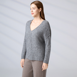 Pull en laine à col en V pour femme, personnalisé, à manches longues, anti-boulochage, surdimensionné, confortable, gris, pour l'hiver - Product Image 3