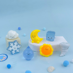 Porte-clés jouet à presser Kawaii Soleil Lune Étoile Flocon de neige avec clochette, en TPR, en forme de ciel, pendentif anti-stress, breloque souple pour sac à dos - Product Image 5