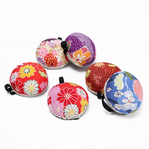 JP, venta al por mayor, accesorio de costura, almohadillas de aguja de estilo japonés, cojín de alfiler tipo reloj de <span class=keywords><strong>mano</strong></span> <span class=keywords><strong>para</strong></span> herramienta de costura Diy - Product Image 6
